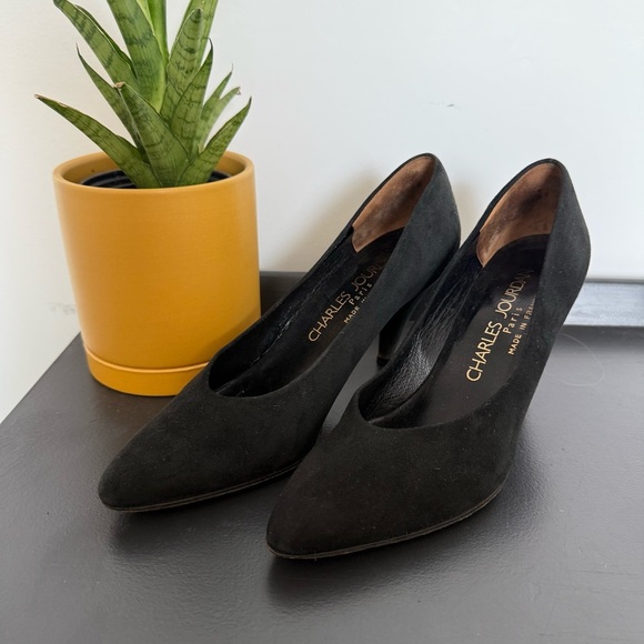 Vintage 1980s Charles Jourdan Paris black suede pumps, made in France - size 6 - Picture 2 of 8